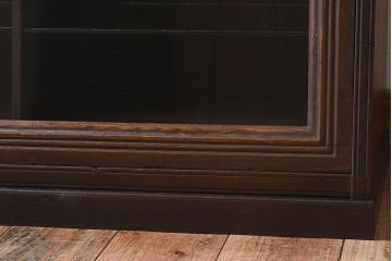アンティーク家具　ナラ材製　上品なデザインが素敵なアンティーク卓上収納(ガラスケース、ショーケース、キャビネット)