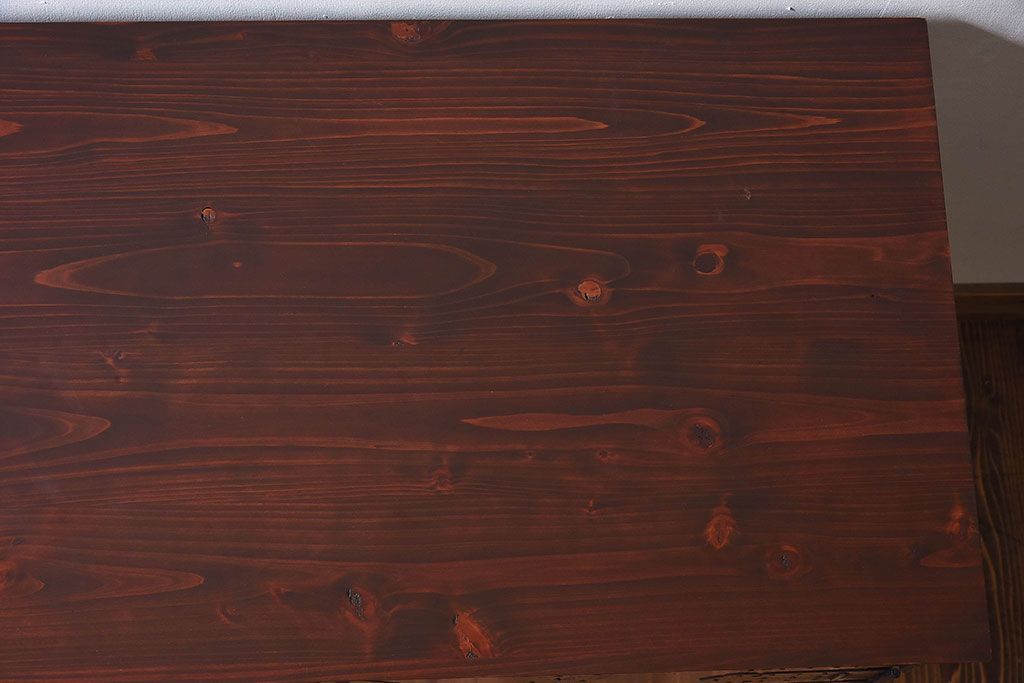 アンティーク家具　和製アンティーク　漆塗り　観音開き戸!鉄脚付き箪笥ローチェスト(衣装箪笥、引き出し)