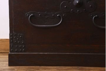 アンティーク家具　和製アンティーク　天板栗材　深みのある色合いが魅力的な箪笥ローボード(ローチェスト、衣装箪笥、テレビボード)