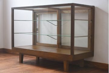 レトロ家具　昭和レトロ　5面ガラス!ナラ材　木味が魅力的なガラスショーケース(飾り棚、陳列棚)