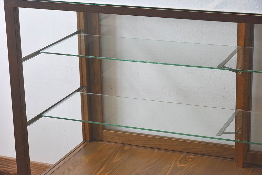 レトロ家具　昭和レトロ　5面ガラス!ナラ材　木味が魅力的なガラスショーケース(飾り棚、陳列棚)