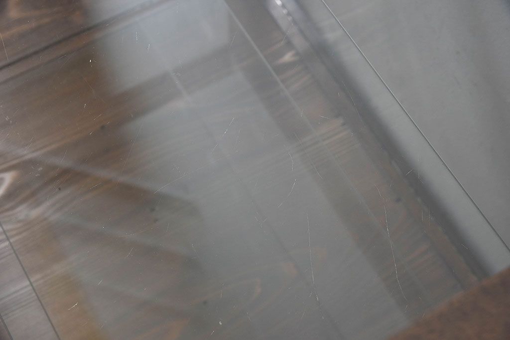 レトロ家具　昭和レトロ　5面ガラス!ナラ材　木味が魅力的なガラスショーケース(飾り棚、陳列棚)