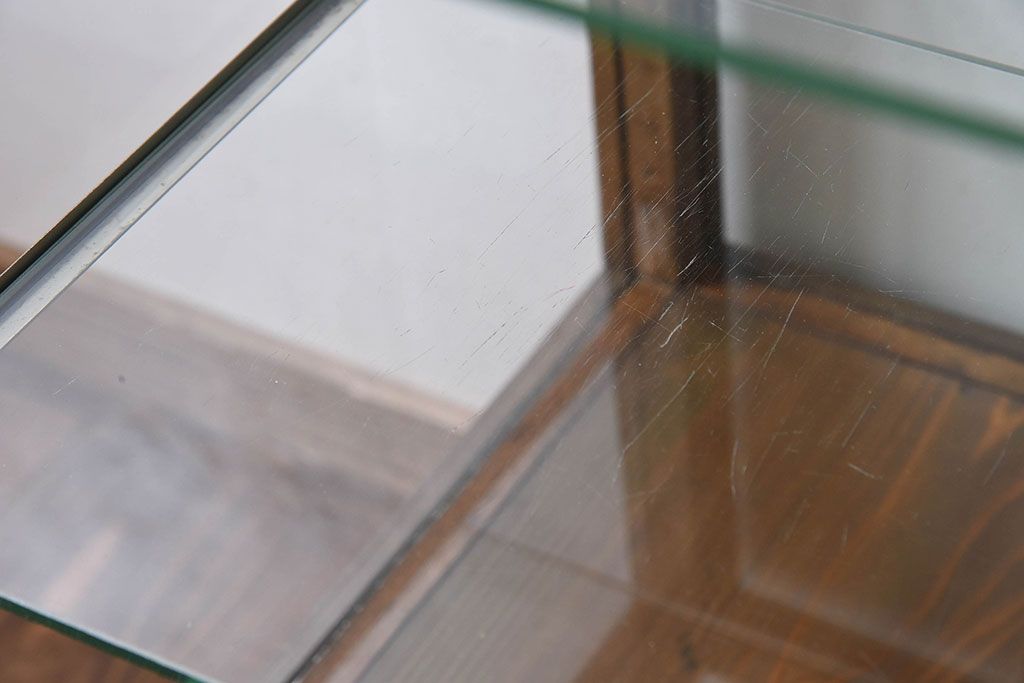 レトロ家具　昭和レトロ　5面ガラス!ナラ材　木味が魅力的なガラスショーケース(飾り棚、陳列棚)