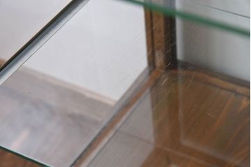 レトロ家具　昭和レトロ　5面ガラス!ナラ材　木味が魅力的なガラスショーケース(飾り棚、陳列棚)