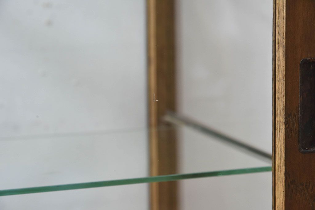 レトロ家具　昭和レトロ　5面ガラス!ナラ材　木味が魅力的なガラスショーケース(飾り棚、陳列棚)