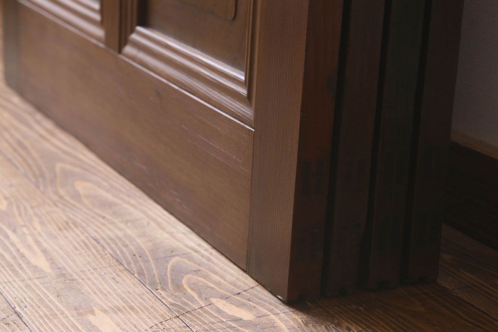 和製アンティーク　腰板ケヤキ材　味わいのある木味のガラス戸(引き戸)4枚組