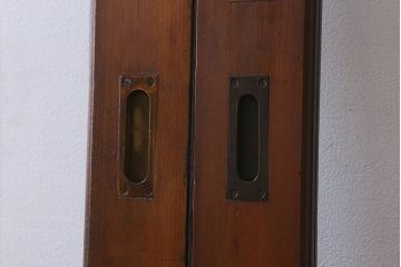 和製アンティーク　腰板ケヤキ材　味わいのある木味のガラス戸(引き戸)4枚組