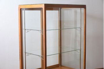 レトロ家具　昭和レトロ　大型　ナラ材　温かみのある雰囲気のガラスショーケース(飾り棚、陳列棚)