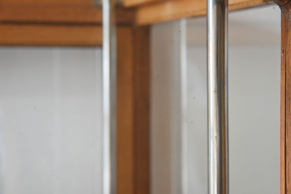 レトロ家具　昭和レトロ　大型　ナラ材　温かみのある雰囲気のガラスショーケース(飾り棚、陳列棚)