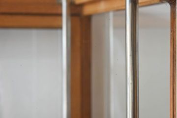 レトロ家具　昭和レトロ　大型　ナラ材　温かみのある雰囲気のガラスショーケース(飾り棚、陳列棚)