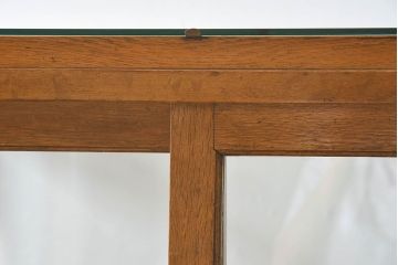 レトロ家具　昭和レトロ　大型　ナラ材　温かみのある雰囲気のガラスショーケース(飾り棚、陳列棚)