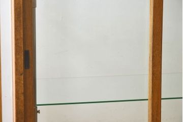 レトロ家具　昭和レトロ　大型　ナラ材　温かみのある雰囲気のガラスショーケース(飾り棚、陳列棚)
