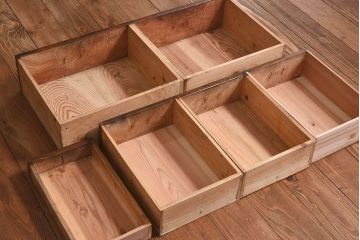 レトロ家具　和製アンティーク　レトロガラス入り!小振りな収納棚(戸棚、食器棚)