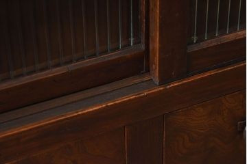 レトロ家具　和製アンティーク　レトロガラス入り!小振りな収納棚(戸棚、食器棚)