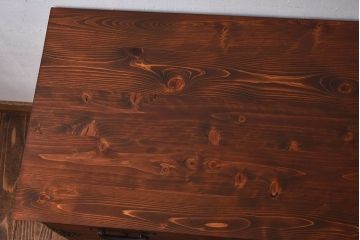 アンティーク家具　和製アンティーク　大きく立派な鋲が魅力的な箪笥ローボード(ローチェスト、引き出し)