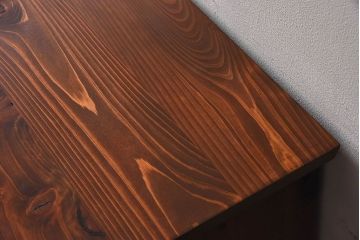 アンティーク家具　和製アンティーク　大きく立派な鋲が魅力的な箪笥ローボード(ローチェスト、引き出し)