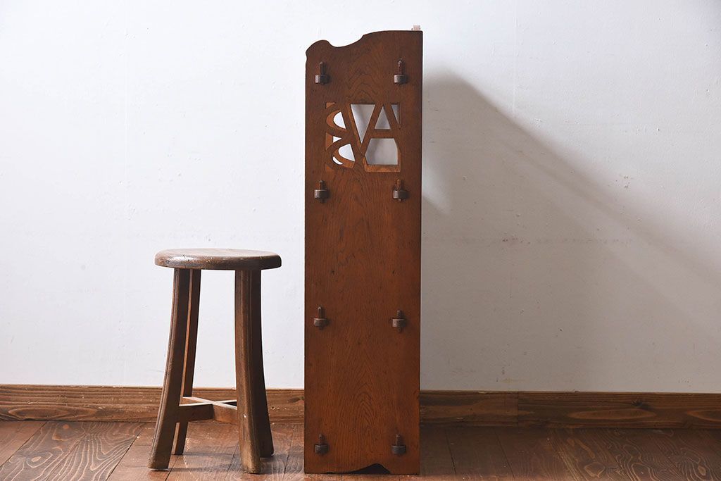 アンティーク家具　和製アンティーク　お洒落な透かし彫り入りブックケース(本棚、飾り棚、陳列棚)