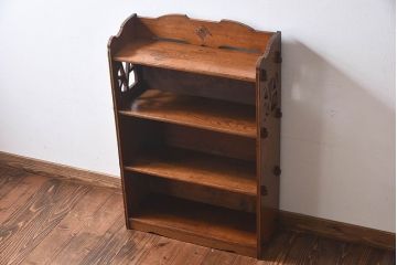 アンティーク家具　和製アンティーク　お洒落な透かし彫り入りブックケース(本棚、飾り棚、陳列棚)