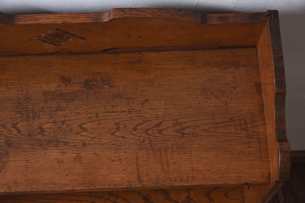 アンティーク家具　和製アンティーク　お洒落な透かし彫り入りブックケース(本棚、飾り棚、陳列棚)