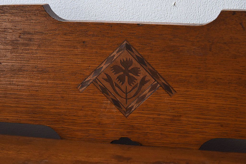 アンティーク家具　和製アンティーク　お洒落な透かし彫り入りブックケース(本棚、飾り棚、陳列棚)