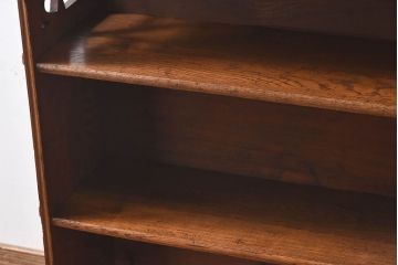 アンティーク家具　和製アンティーク　お洒落な透かし彫り入りブックケース(本棚、飾り棚、陳列棚)