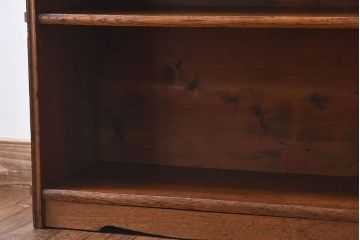 アンティーク家具　和製アンティーク　お洒落な透かし彫り入りブックケース(本棚、飾り棚、陳列棚)