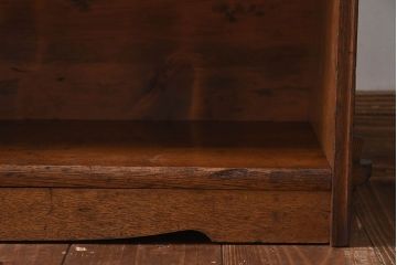 アンティーク家具　和製アンティーク　お洒落な透かし彫り入りブックケース(本棚、飾り棚、陳列棚)