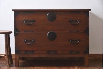 アンティーク家具　和製アンティーク　古い木の質感が味わい深い箪笥ローボード(ローチェスト、引き出し、衣装箪笥)