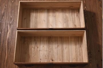 アンティーク家具　和製アンティーク　古い木の質感が味わい深い箪笥ローボード(ローチェスト、引き出し、衣装箪笥)