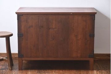 アンティーク家具　和製アンティーク　古い木の質感が味わい深い箪笥ローボード(ローチェスト、引き出し、衣装箪笥)