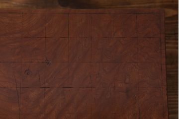 アンティーク雑貨　和製アンティーク　玉杢が美しいケヤキ材の将棋盤(花台、飾り台)