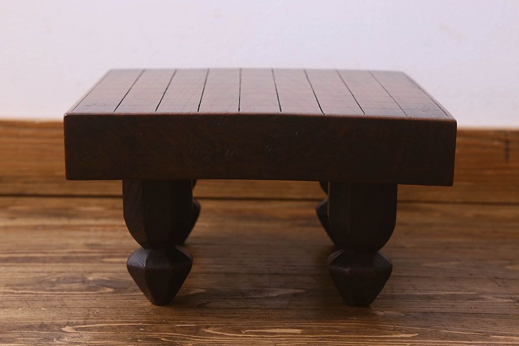 アンティーク雑貨　和製アンティーク　ケヤキ材　味わい深い風合いの将棋盤(花台、飾り台)