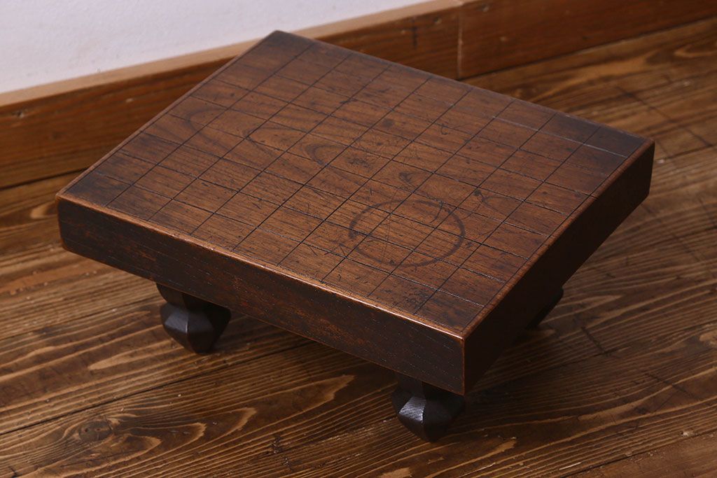 アンティーク雑貨　和製アンティーク　ケヤキ材　味わい深い風合いの将棋盤(花台、飾り台)
