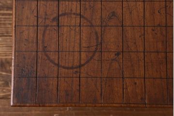 アンティーク雑貨　和製アンティーク　ケヤキ材　味わい深い風合いの将棋盤(花台、飾り台)