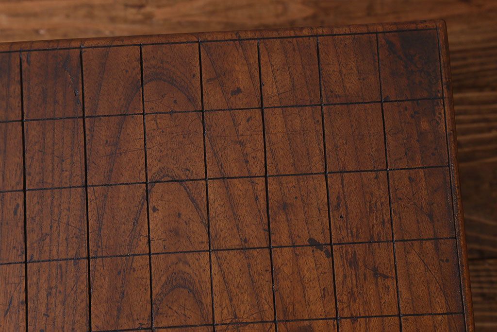 アンティーク雑貨　和製アンティーク　ケヤキ材　味わい深い風合いの将棋盤(花台、飾り台)