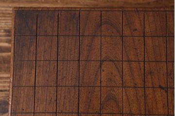 アンティーク雑貨　和製アンティーク　ケヤキ材　味わい深い風合いの将棋盤(花台、飾り台)