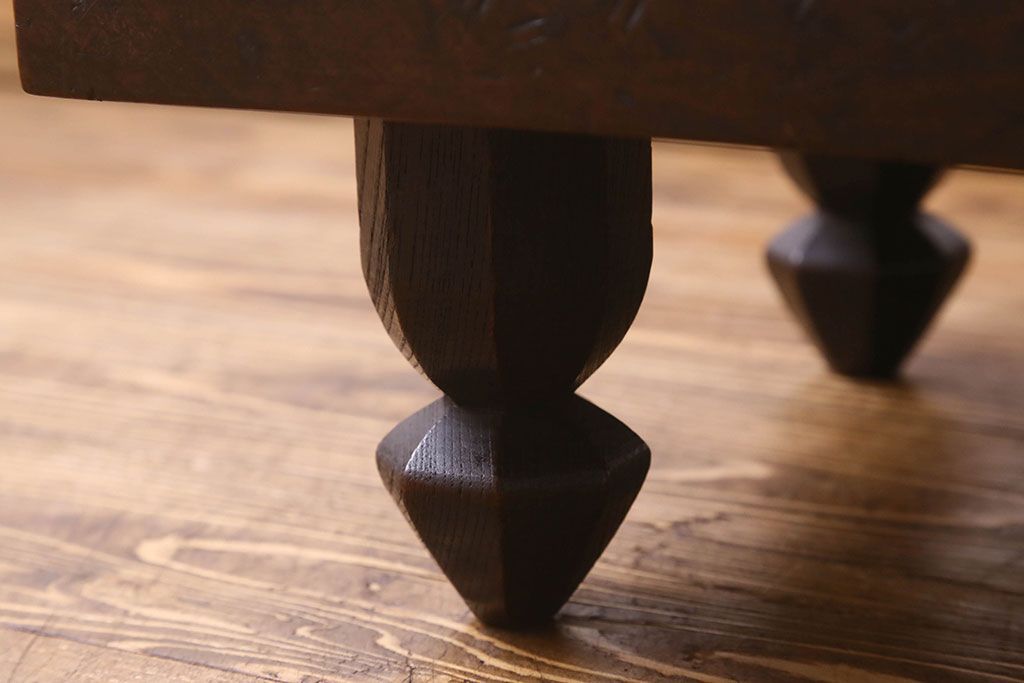 アンティーク雑貨　和製アンティーク　ケヤキ材　味わい深い風合いの将棋盤(花台、飾り台)