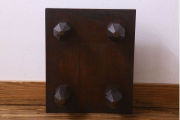 アンティーク雑貨　和製アンティーク　ケヤキ材　味わい深い風合いの将棋盤(花台、飾り台)