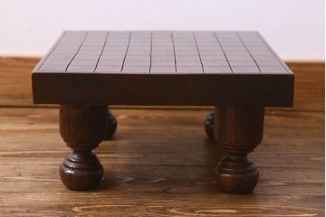 アンティーク雑貨　和製アンティーク　ケヤキ材　味わい深い風合いの将棋盤(花台、飾り台)(1)