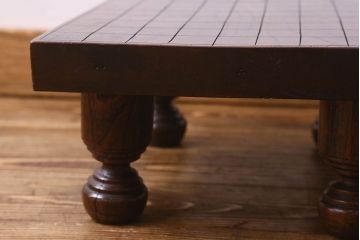 アンティーク雑貨　和製アンティーク　ケヤキ材　味わい深い風合いの将棋盤(花台、飾り台)(1)