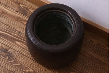 アンティーク雑貨　和製アンティーク　深みのある木味が魅力的な桐火鉢(丸火鉢、木製火鉢、鉢カバー)