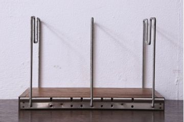 アンティーク雑貨　昭和レトロ　シンプルで使いやすいブックスタンド(本立て)