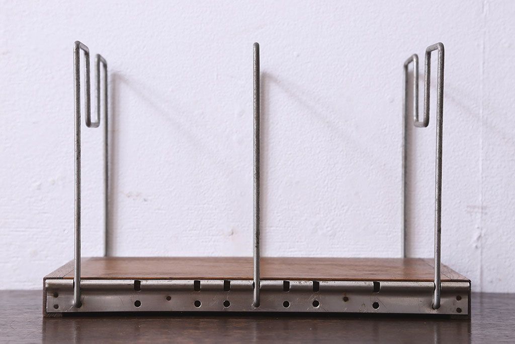 アンティーク雑貨　昭和レトロ　シンプルで使いやすいブックスタンド(本立て)