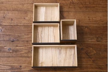 アンティーク雑貨　昭和レトロ　美品　木の色合いが魅力的な桑材の針箱(裁縫箱、収納箱、小引き出し)