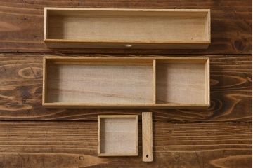 アンティーク雑貨　昭和レトロ　美品　木の色合いが魅力的な桑材の針箱(裁縫箱、収納箱、小引き出し)
