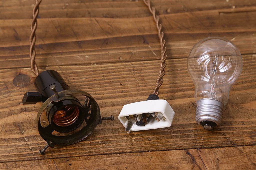 和製アンティーク　使い勝手のよいシンプルなデザインのペンダントライト(天井照明、シェード)