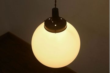 昭和レトロ　丸いフォルムが愛らしい天井照明