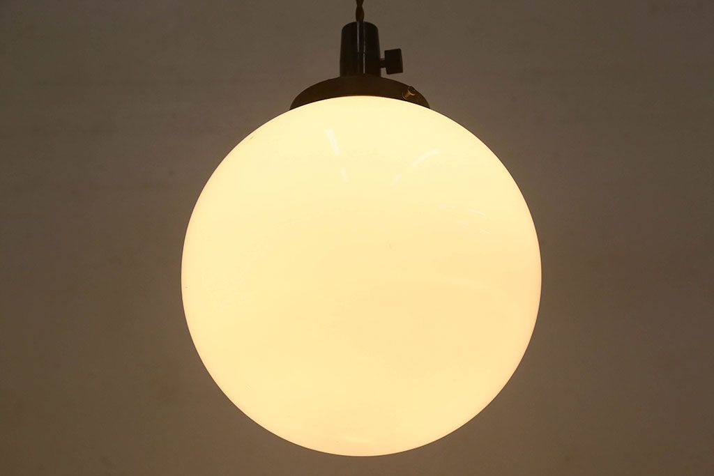 昭和レトロ　丸いフォルムが愛らしい天井照明