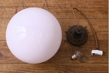 昭和レトロ　丸いフォルムが愛らしい天井照明