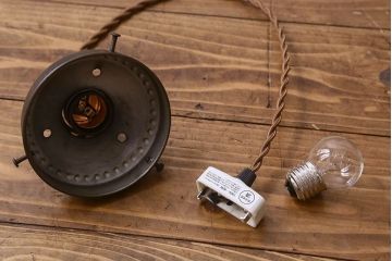 昭和レトロ　丸いフォルムが愛らしい天井照明